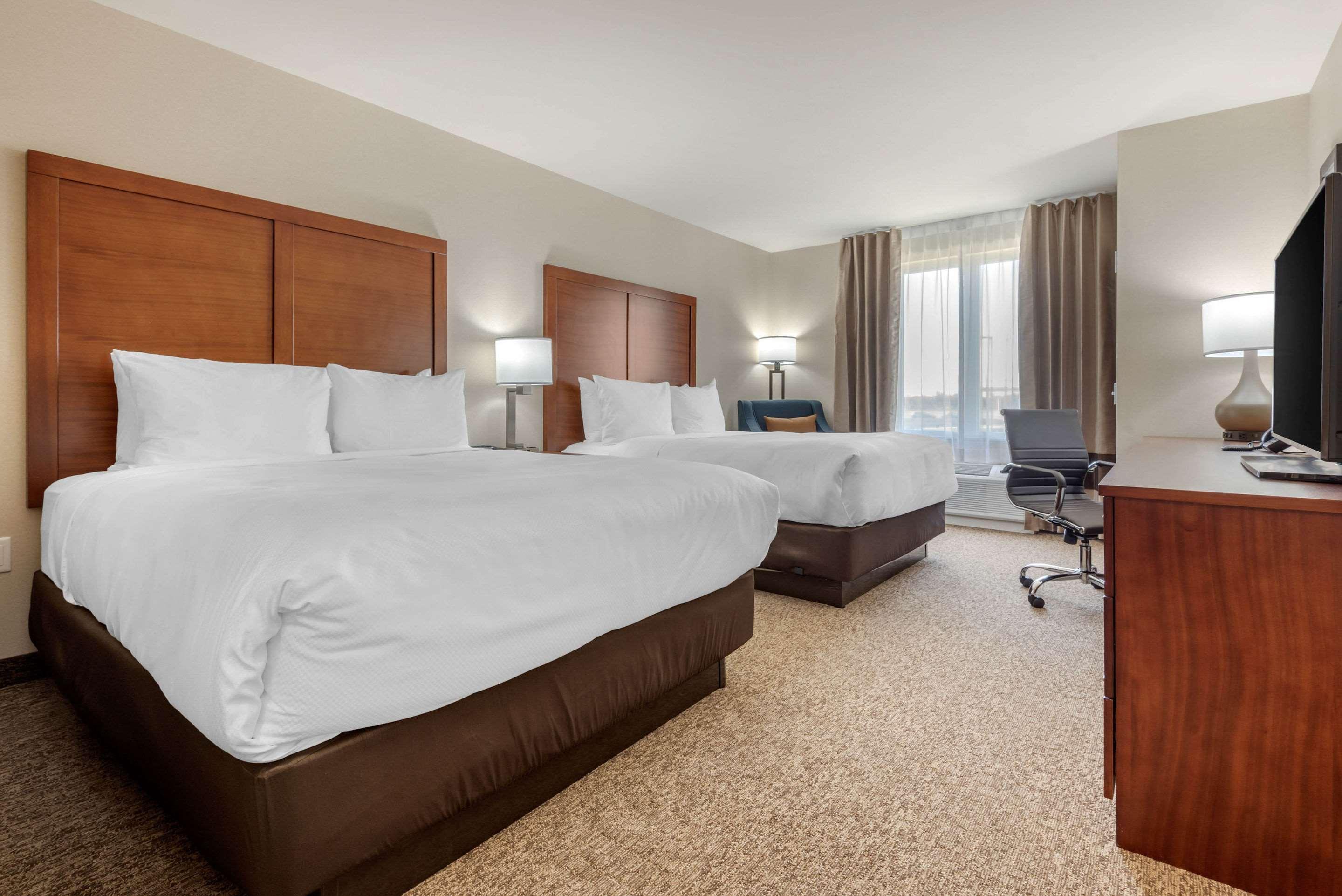 Comfort Inn & Suites Greater Napanee Exteriér fotografie