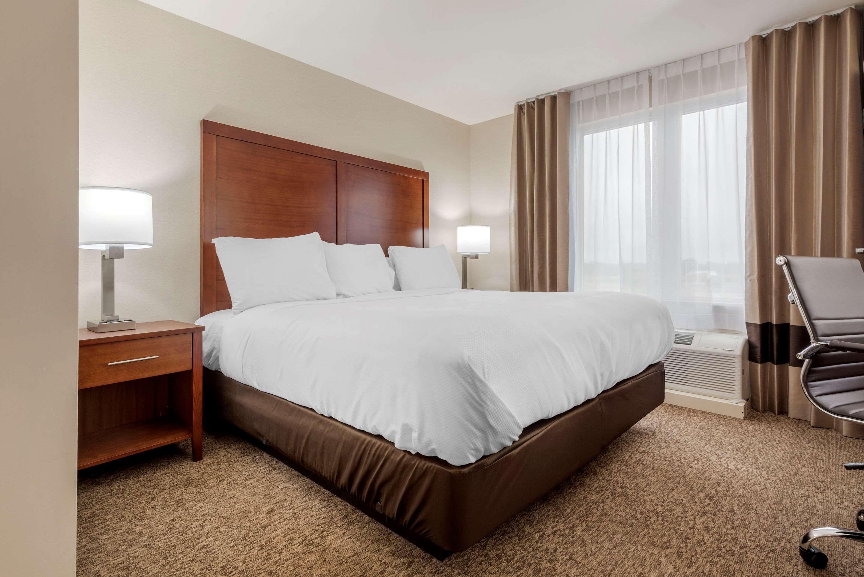 Comfort Inn & Suites Greater Napanee Exteriér fotografie