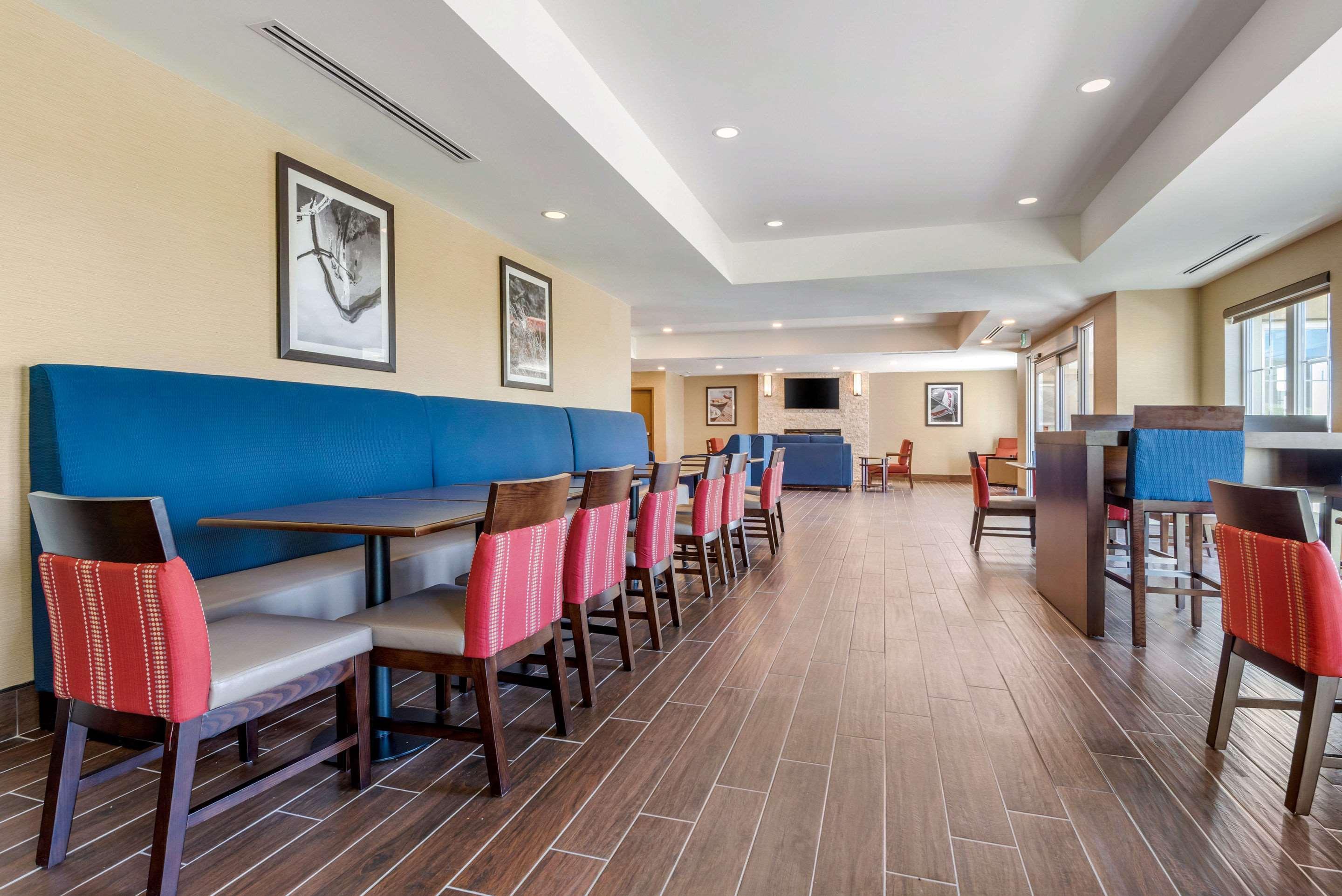 Comfort Inn & Suites Greater Napanee Exteriér fotografie