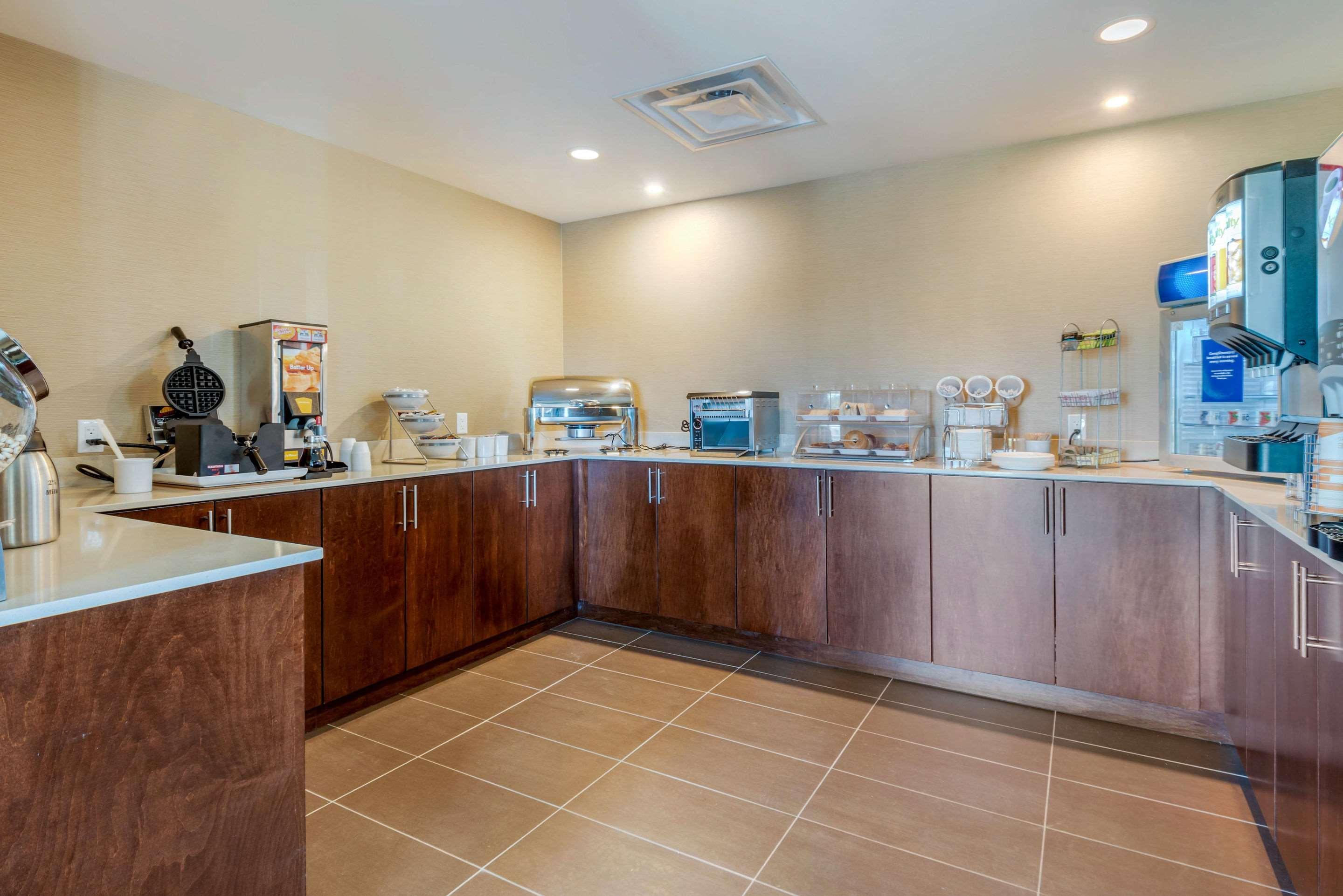 Comfort Inn & Suites Greater Napanee Exteriér fotografie