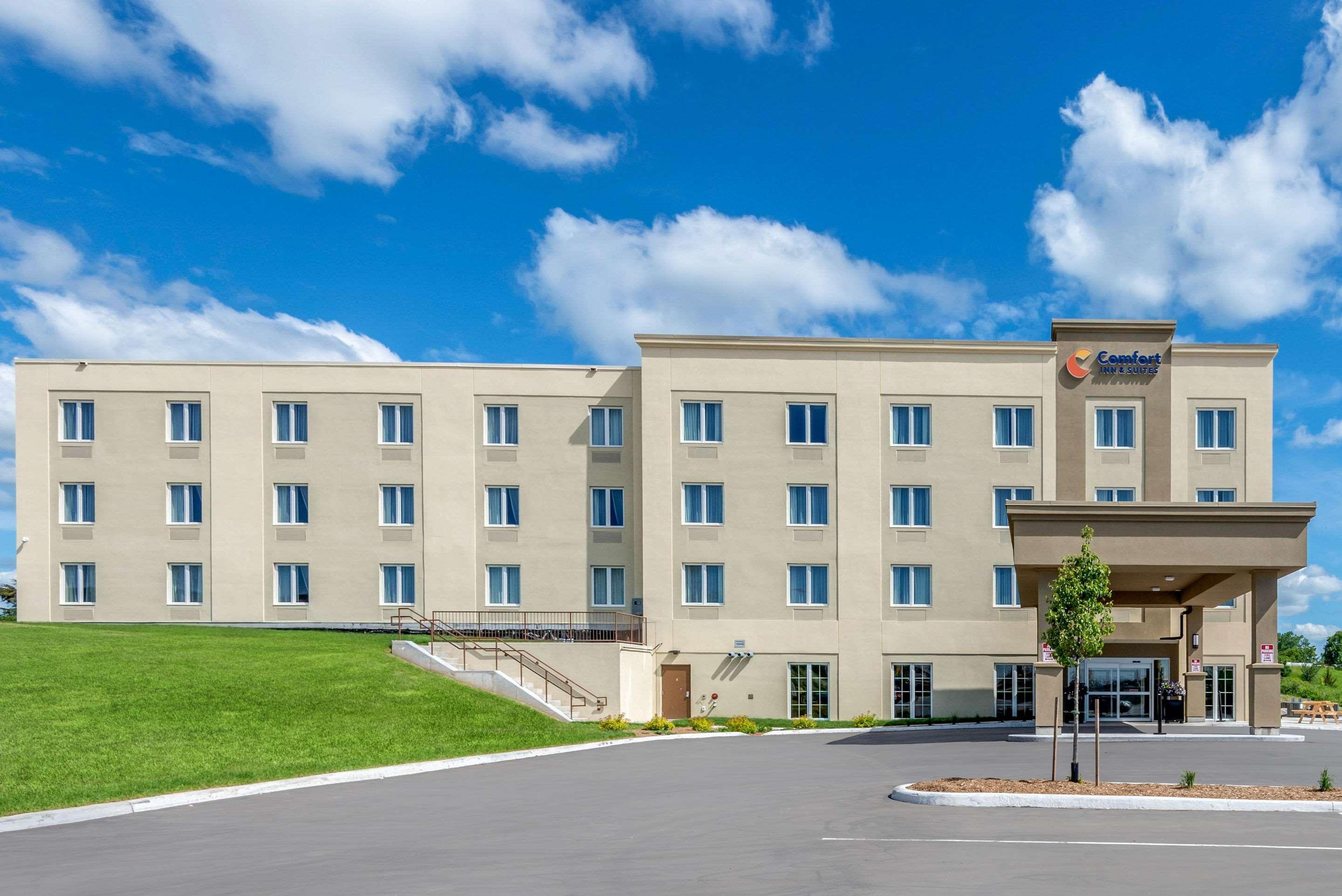 Comfort Inn & Suites Greater Napanee Exteriér fotografie