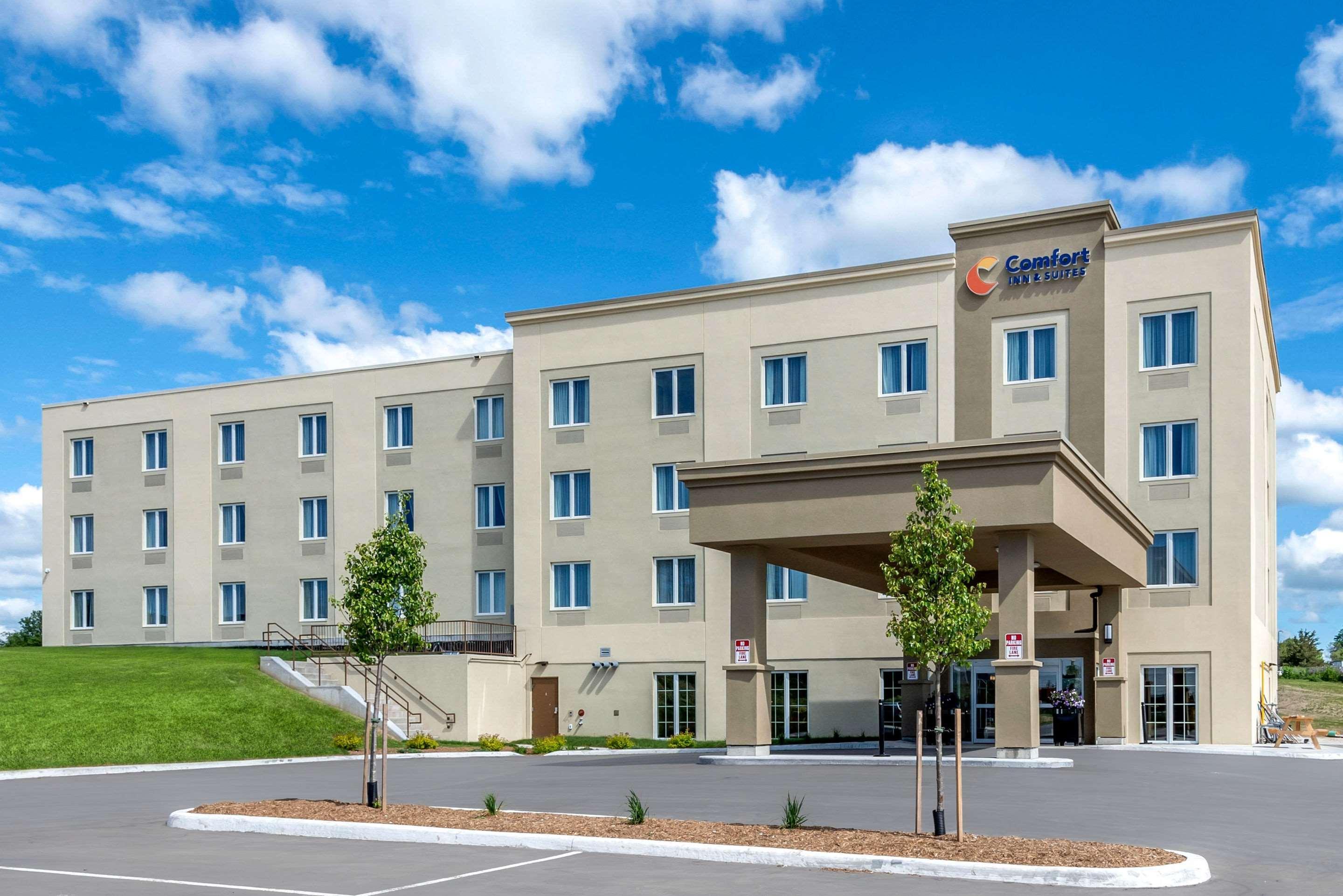 Comfort Inn & Suites Greater Napanee Exteriér fotografie